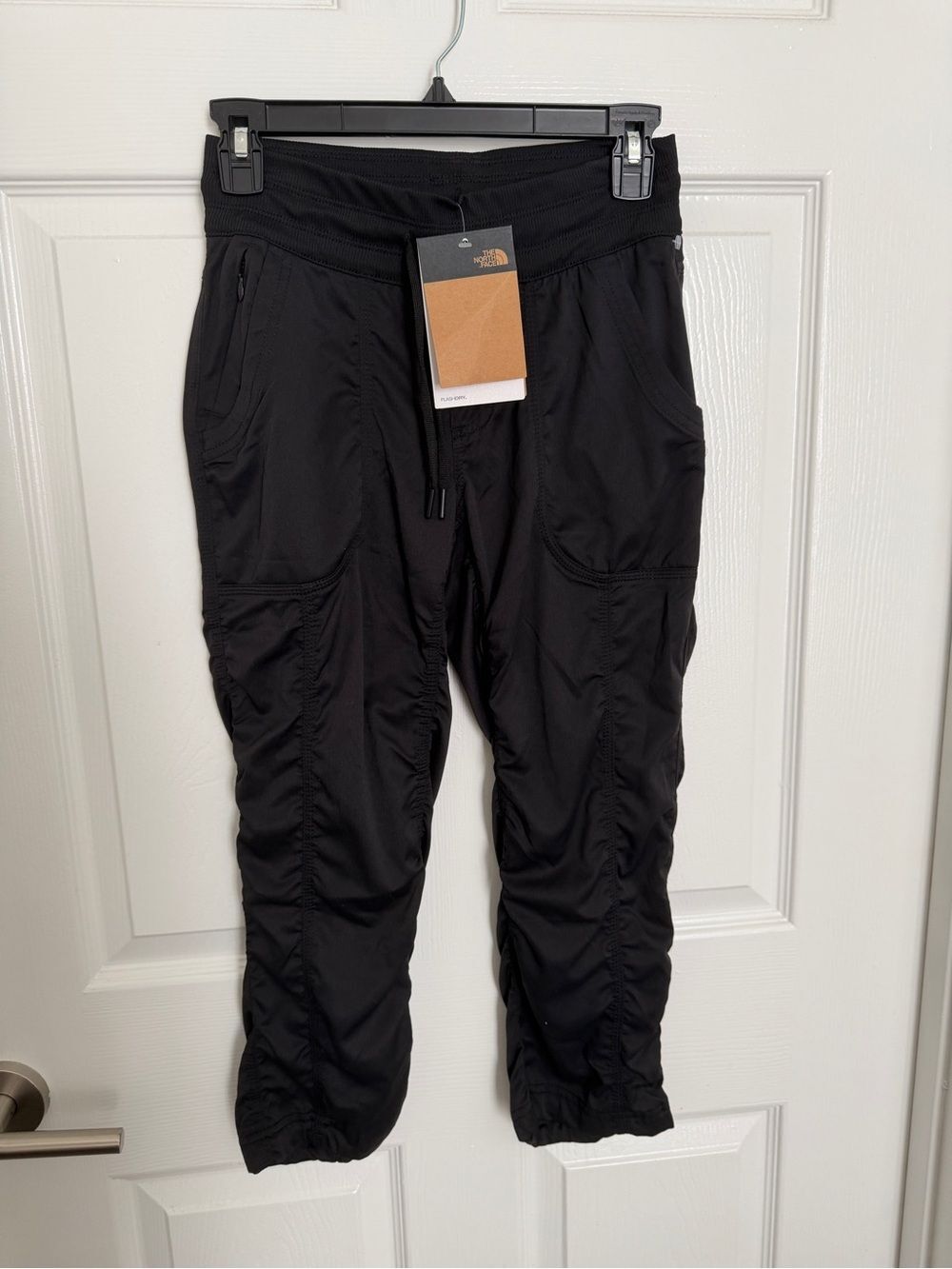 NWT The North Face Women’s XS Aphrodite 2.0 Capri Pants FlashDry UPF 40+ Black